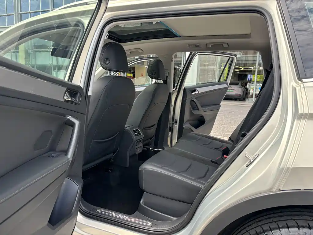 Volkswagen Tiguan L New Energy — фото 11