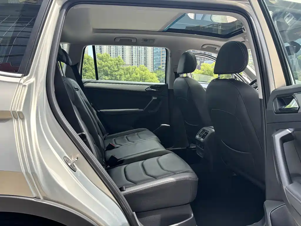 Volkswagen Tiguan L New Energy — фото 13