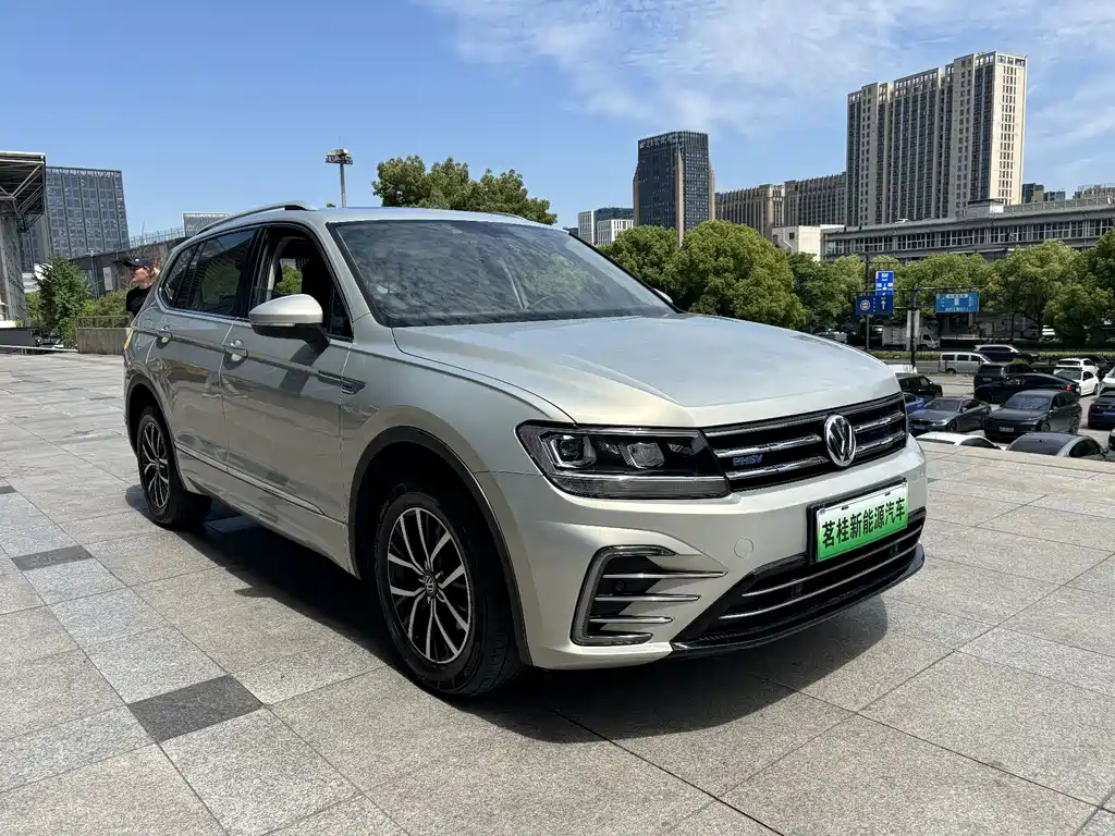 Volkswagen Tiguan L New Energy — фото 3