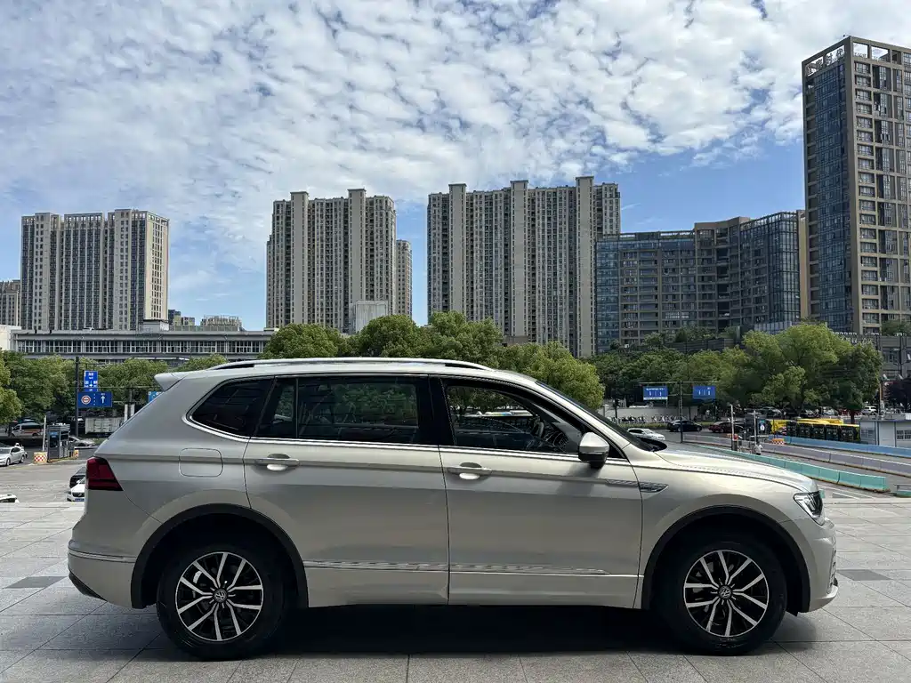 Volkswagen Tiguan L New Energy — фото 7
