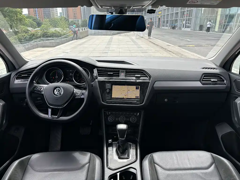 Volkswagen Tiguan L New Energy — фото 9