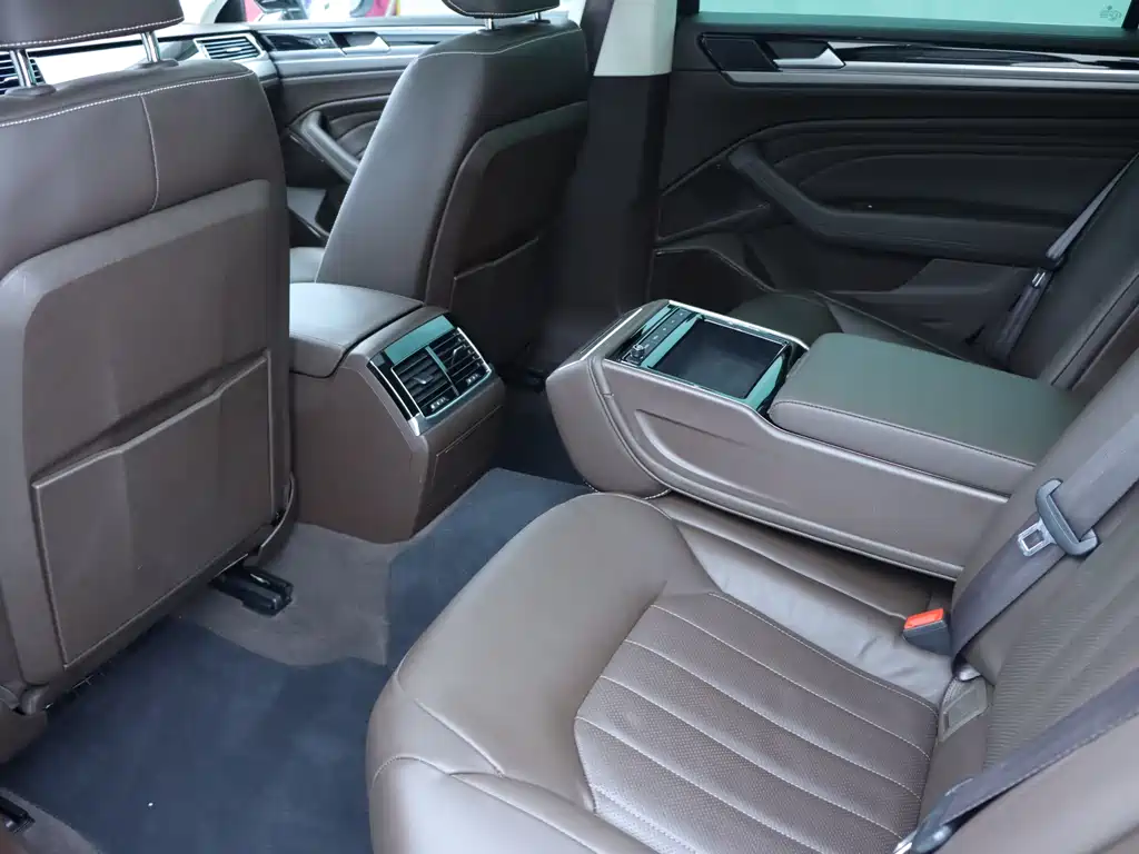 Volkswagen Phideon — фото 14