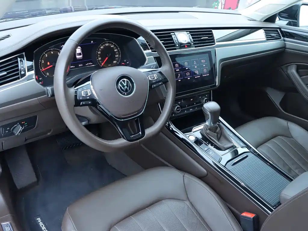Volkswagen Phideon — фото 6