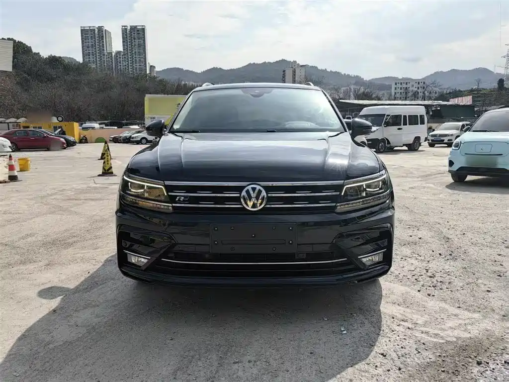 Volkswagen Tiguan — фото 3