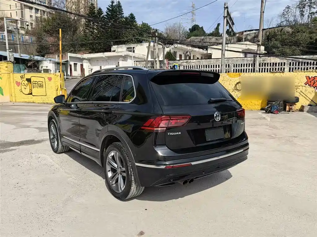 Volkswagen Tiguan — фото 5