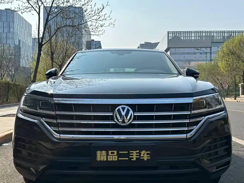 Volkswagen Touareg — фото 3