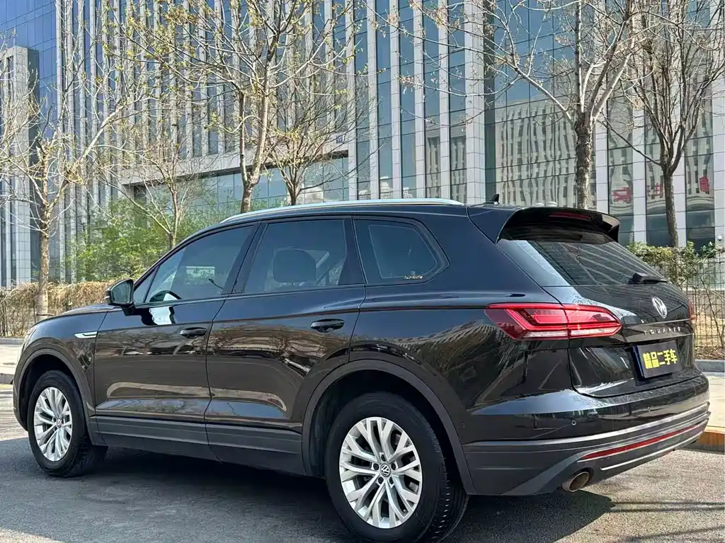 Volkswagen Touareg — фото 5