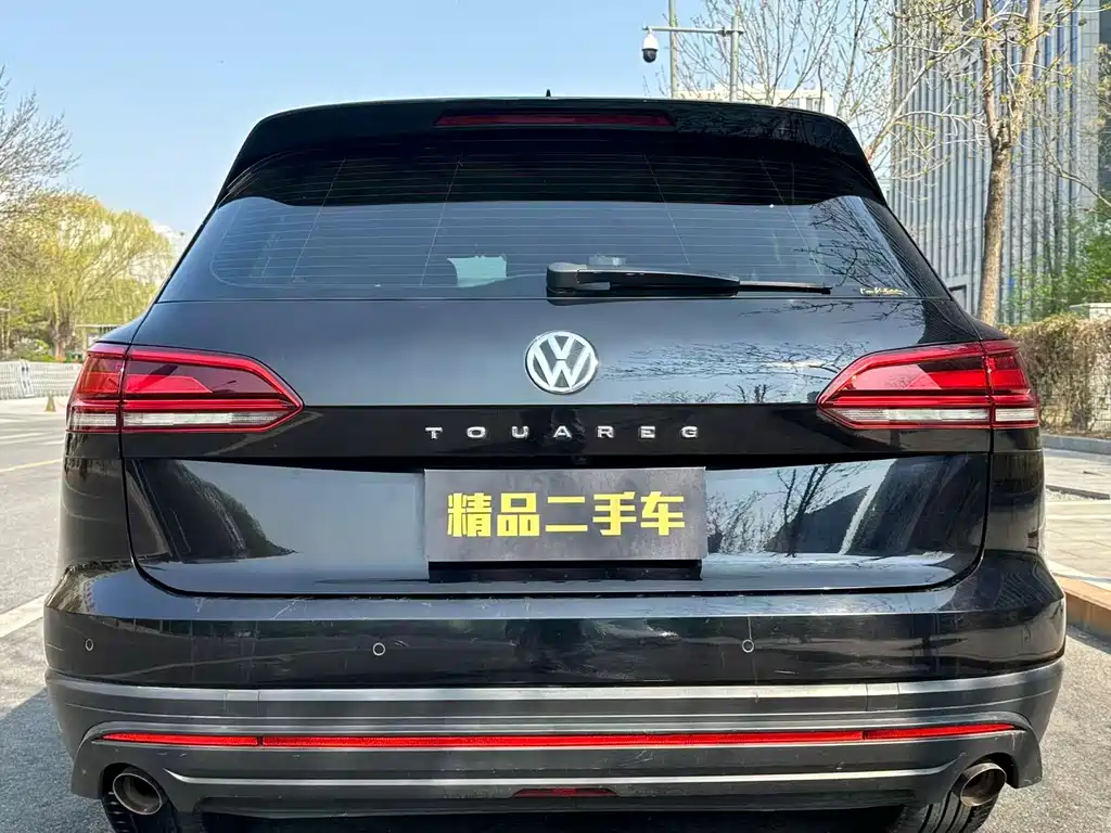 Volkswagen Touareg — фото 6