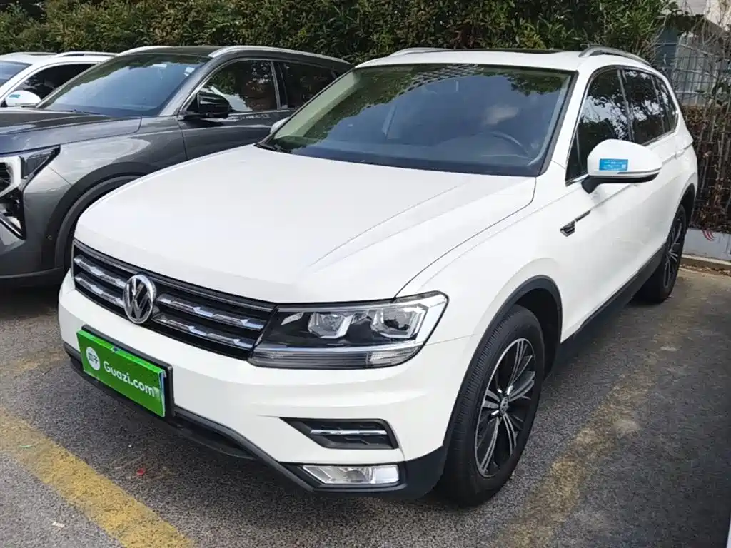 Volkswagen Tiguan L — фото 2