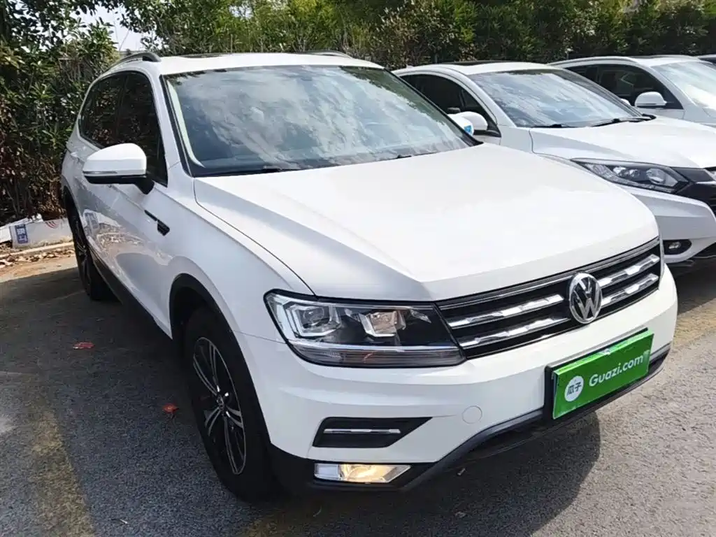 Volkswagen Tiguan L — фото 4