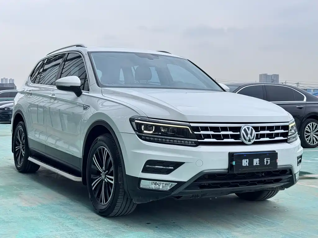 Volkswagen Tiguan L — фото 3