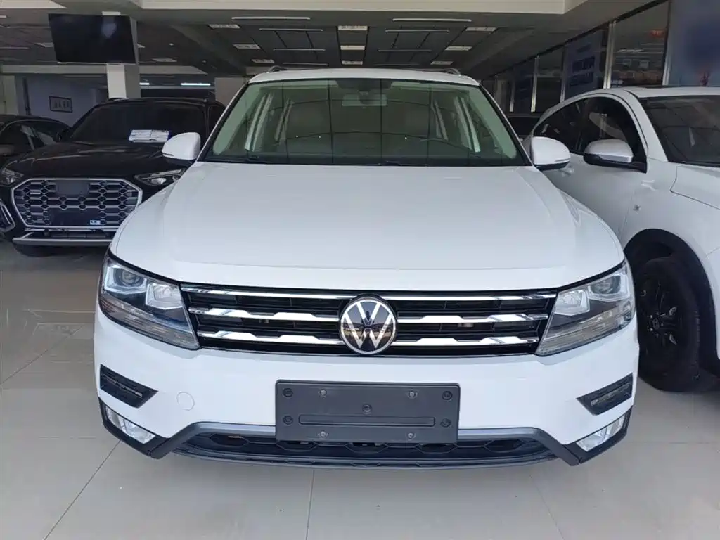 Volkswagen Tiguan L — фото 3