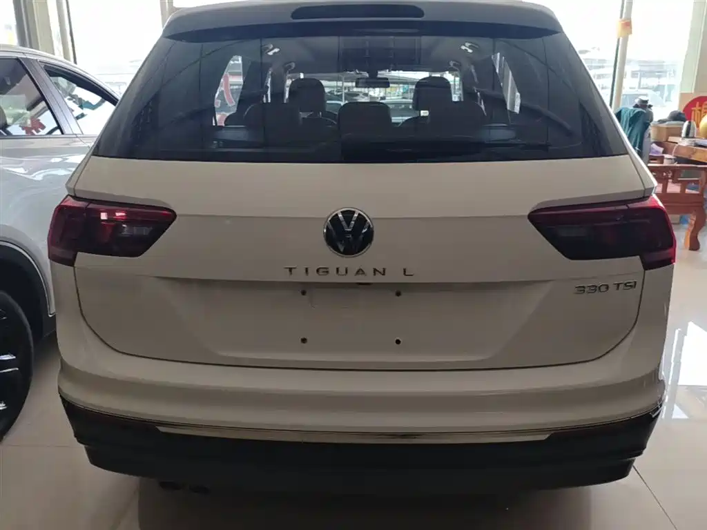 Volkswagen Tiguan L — фото 6