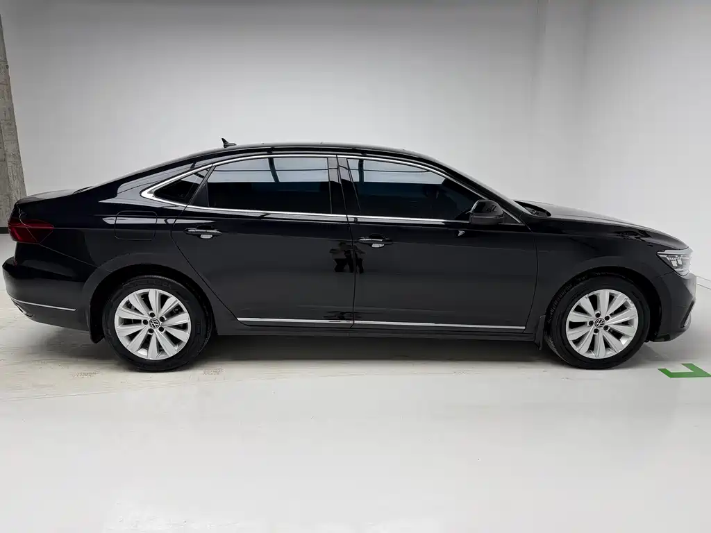 Volkswagen Passat — фото 7