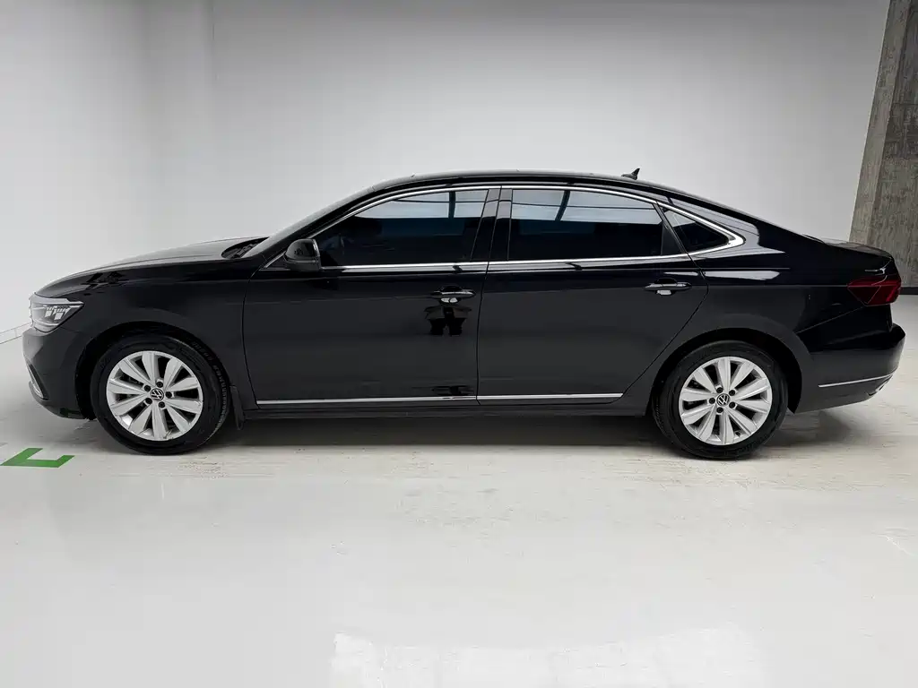 Volkswagen Passat — фото 9