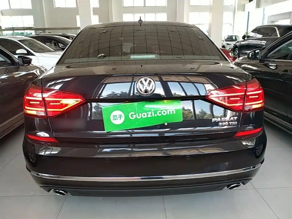 Volkswagen Passat — фото 6