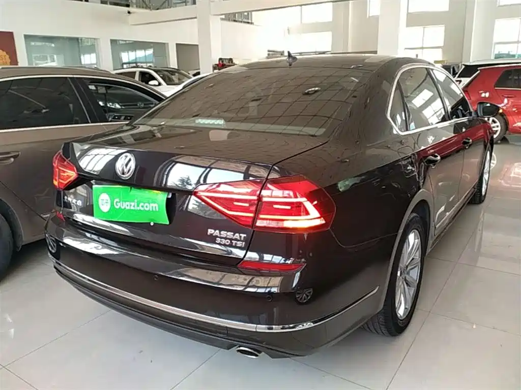 Volkswagen Passat — фото 7