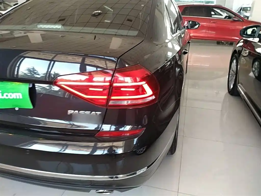 Volkswagen Passat — фото 8