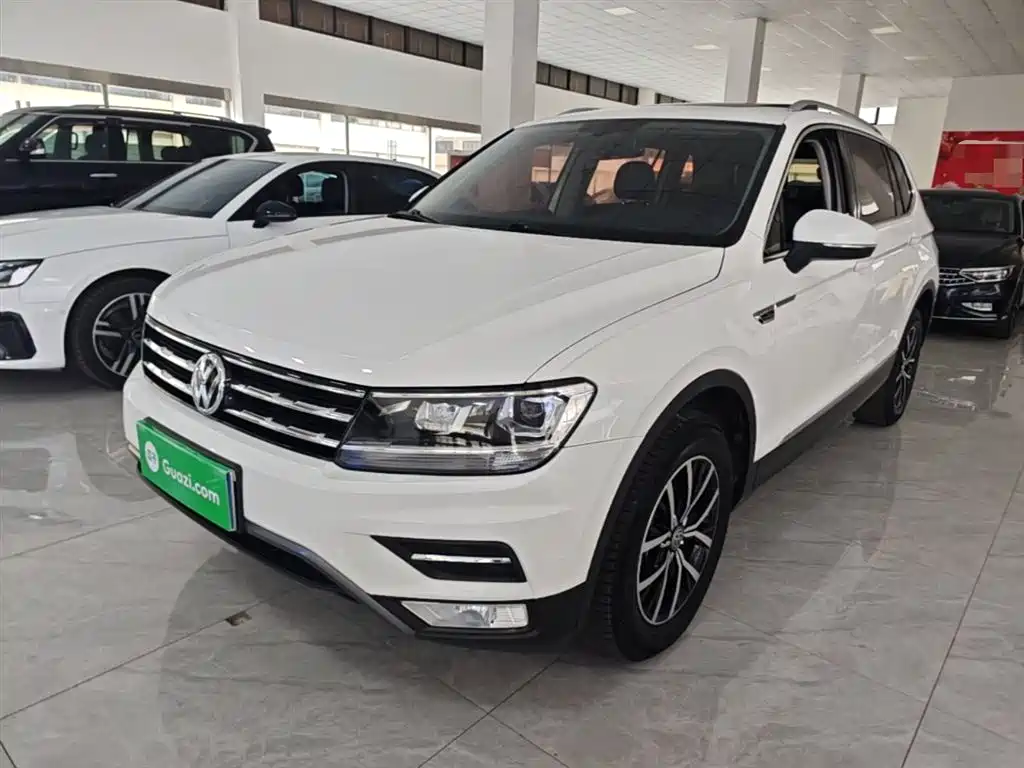 Volkswagen Tiguan L — фото 2