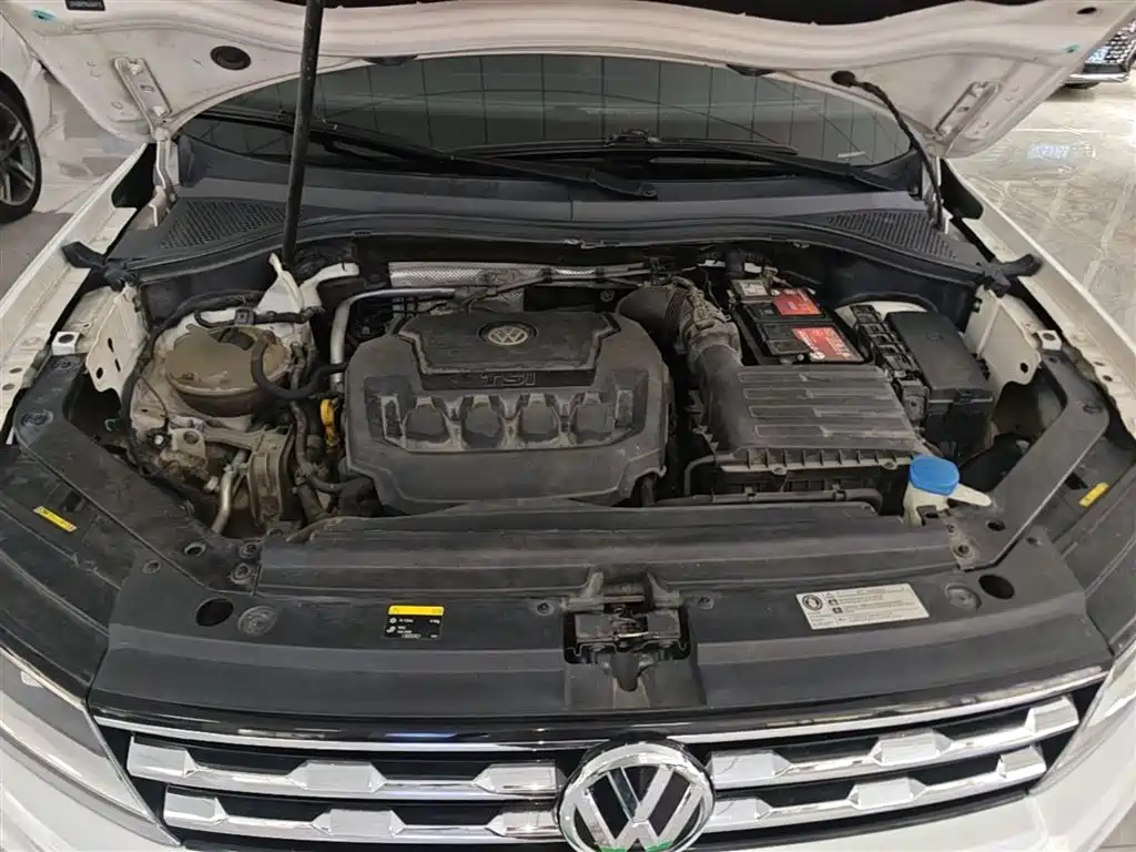 Volkswagen Tiguan L — фото 20