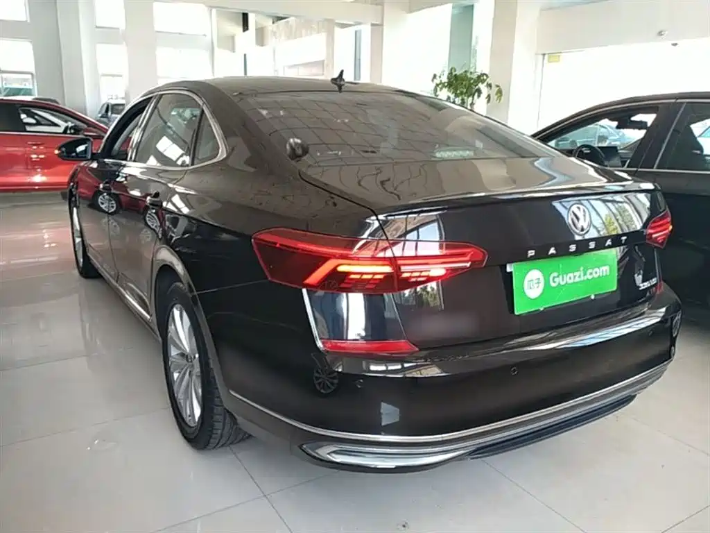 Volkswagen Passat — фото 5