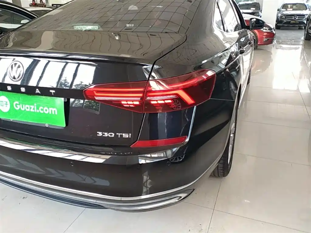 Volkswagen Passat — фото 8