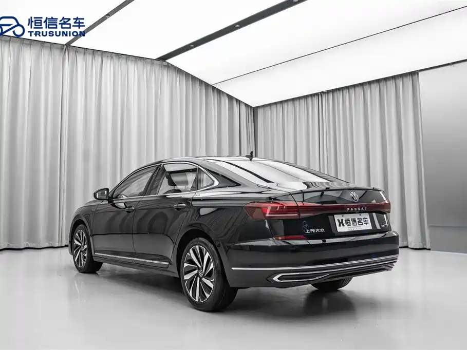Volkswagen Passat — фото 7