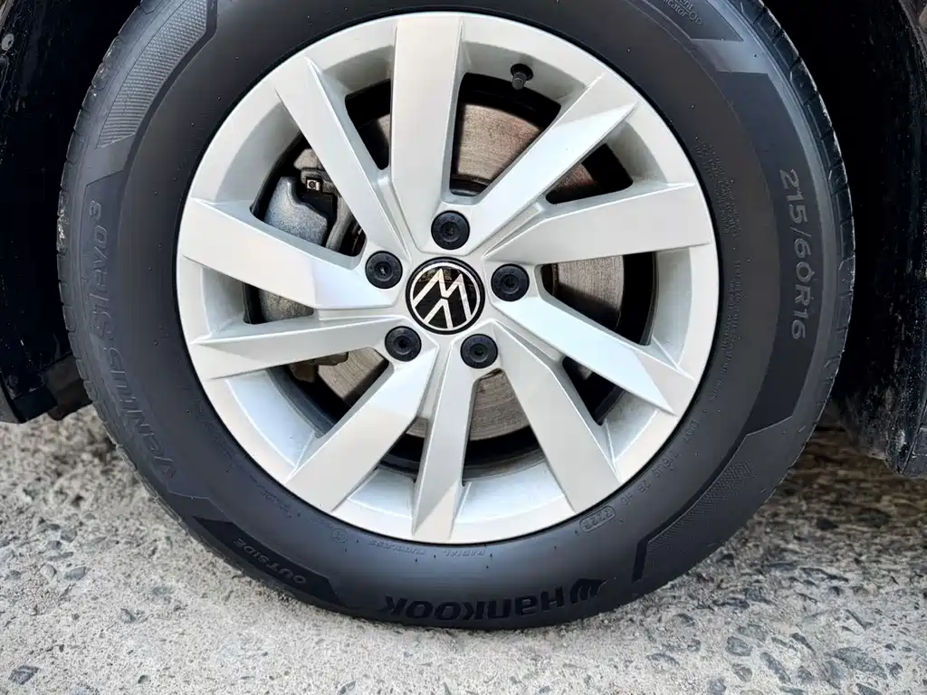 Volkswagen Passat — фото 9