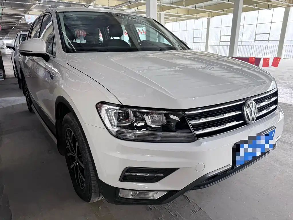 Volkswagen Tiguan L — фото 3