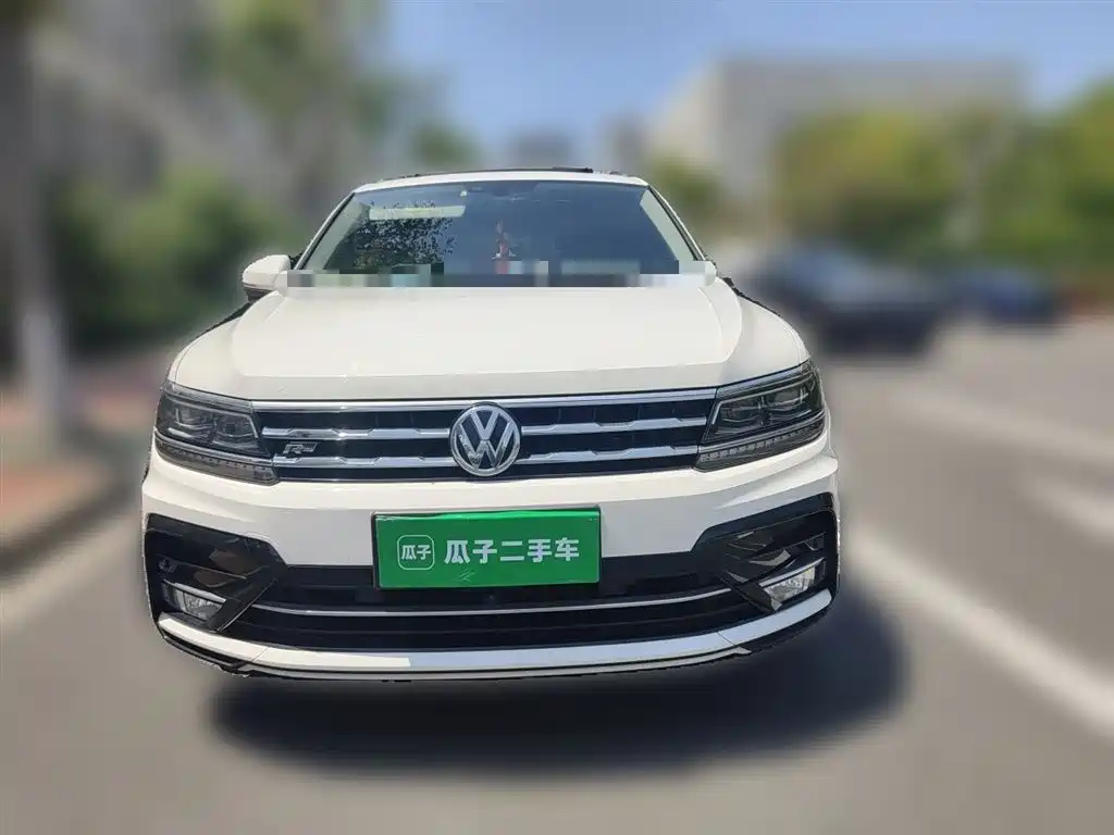 Volkswagen Tiguan L — фото 24