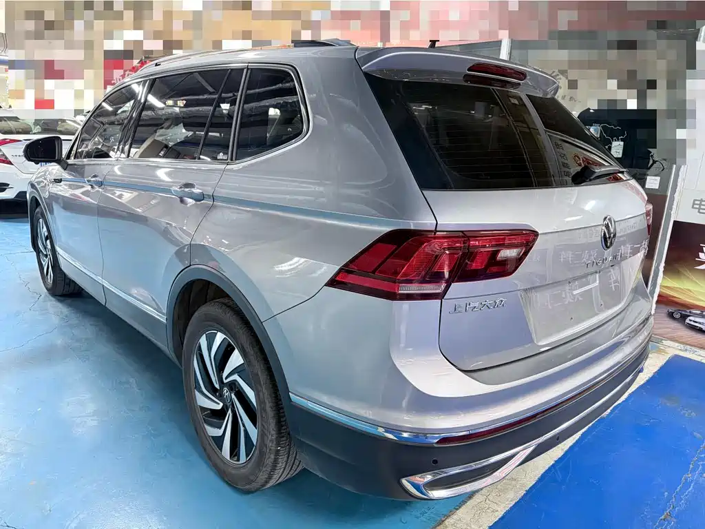 Volkswagen Tiguan L — фото 20