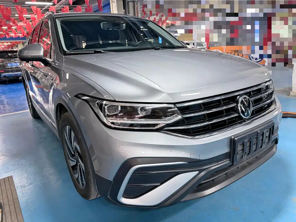 Volkswagen Tiguan L — фото 3
