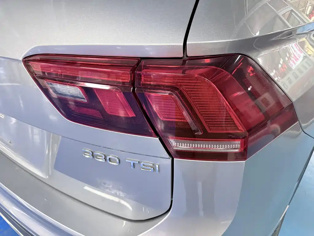 Volkswagen Tiguan L — фото 21