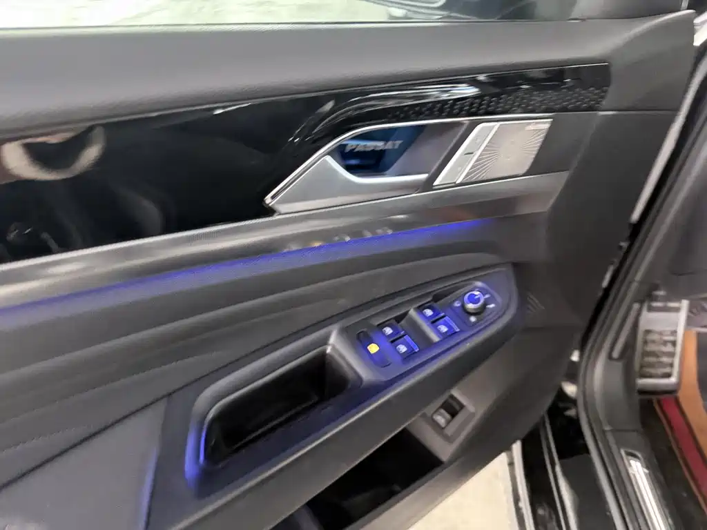 Volkswagen Passat — фото 8