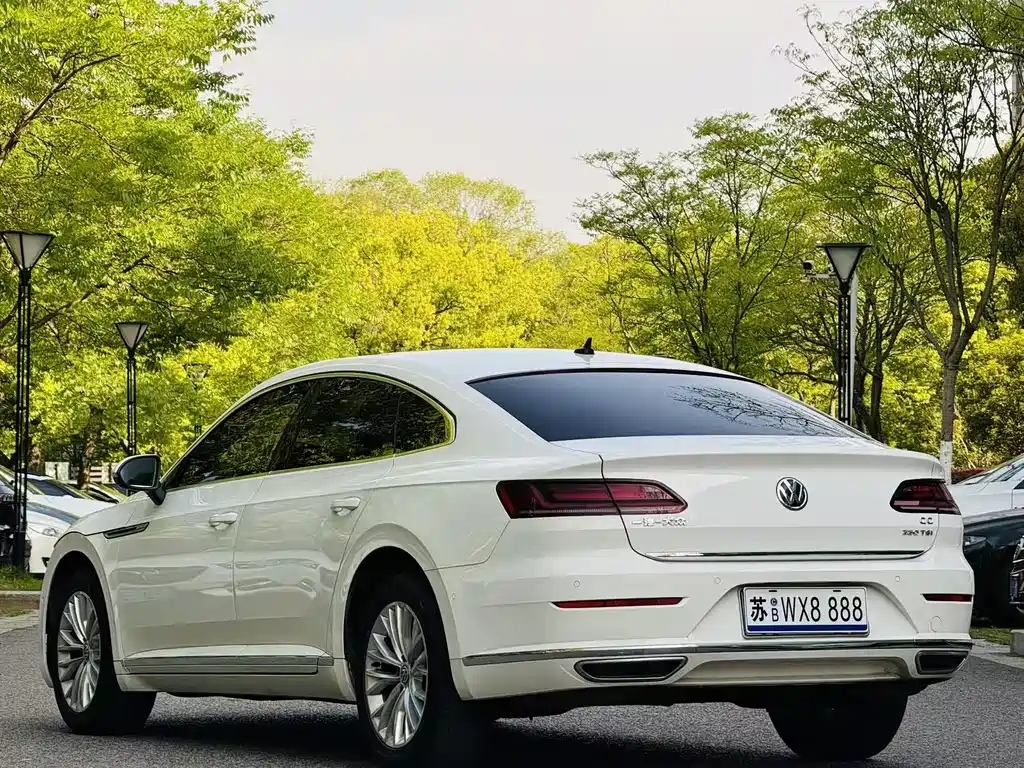 Volkswagen CC — фото 6
