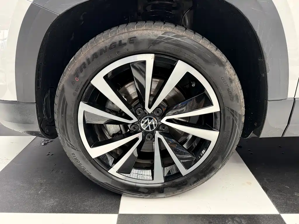 Volkswagen Tharu — фото 2