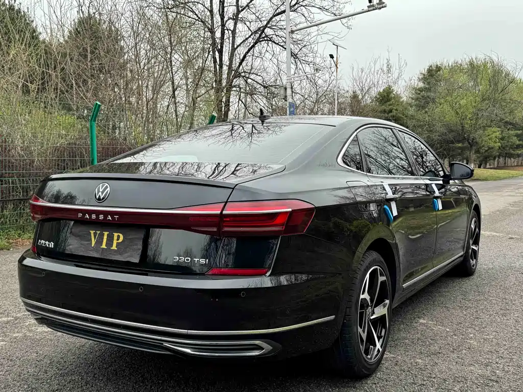 Volkswagen Passat — фото 5