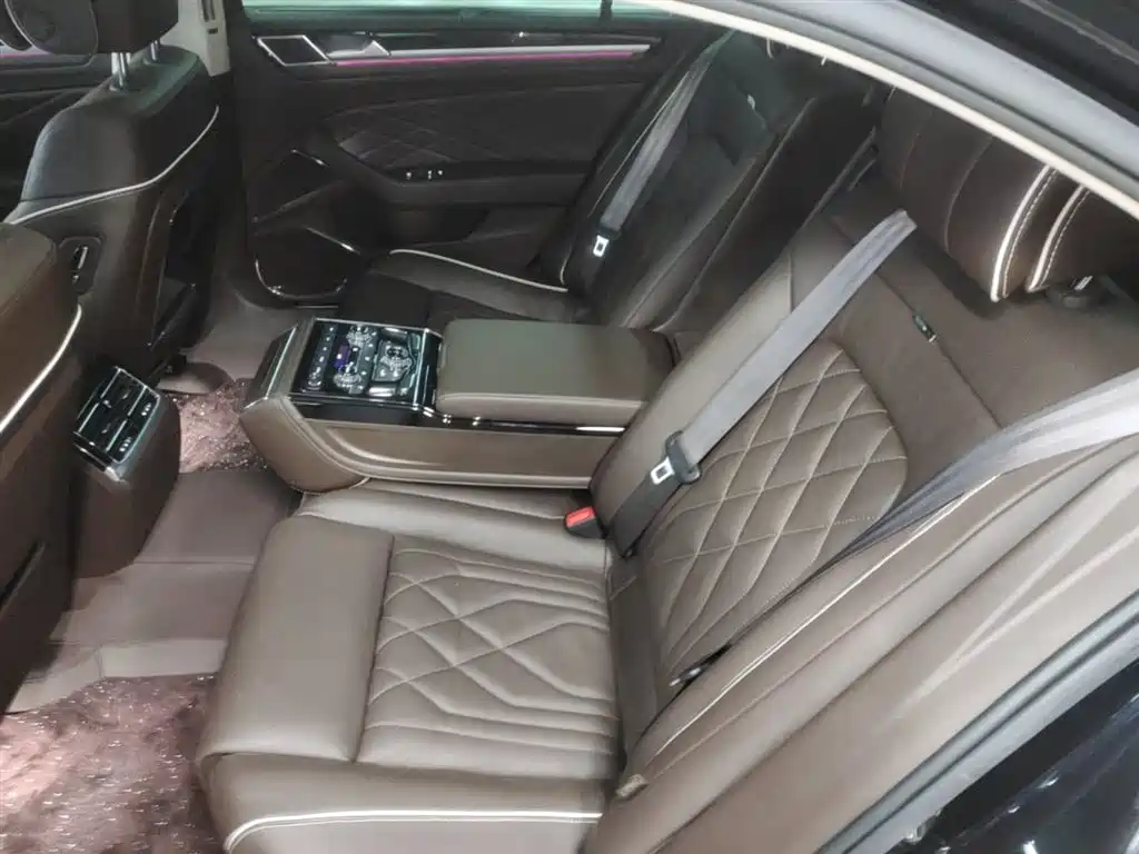 Volkswagen Phideon — фото 17