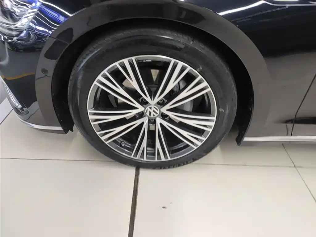 Volkswagen Phideon — фото 23