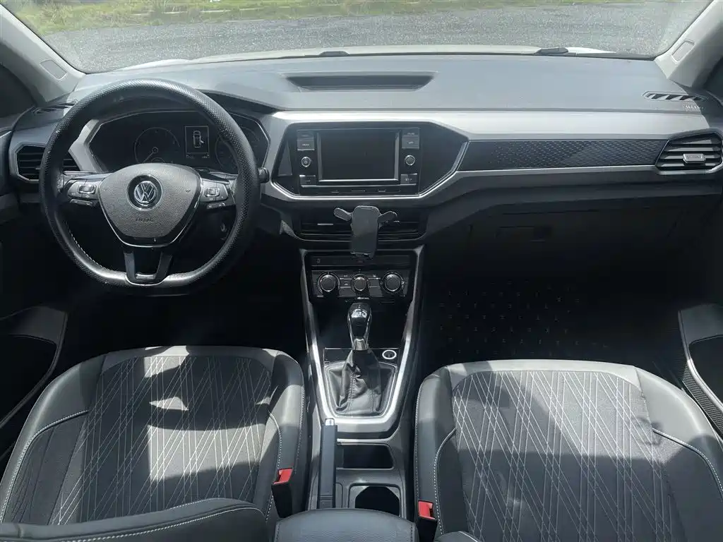 Volkswagen T-Cross — фото 8