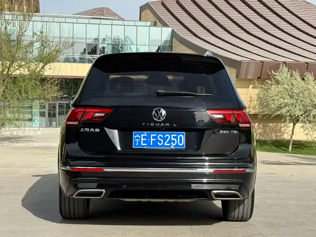 Volkswagen Tiguan L — фото 8