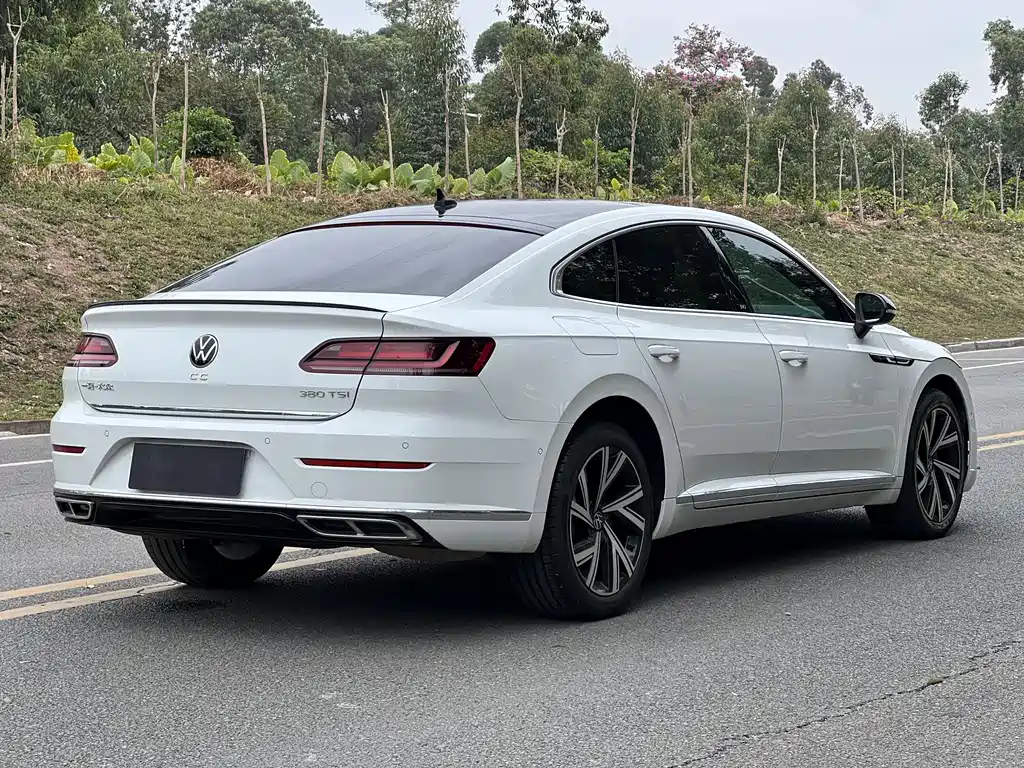 Volkswagen CC — фото 6