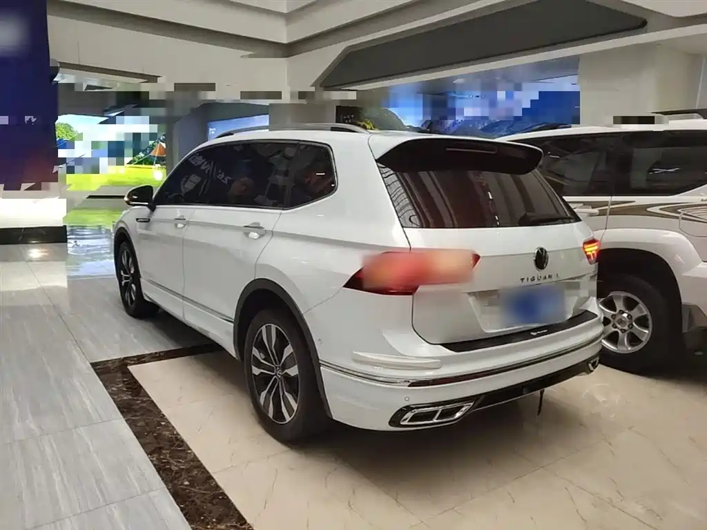 Volkswagen Tiguan L — фото 5