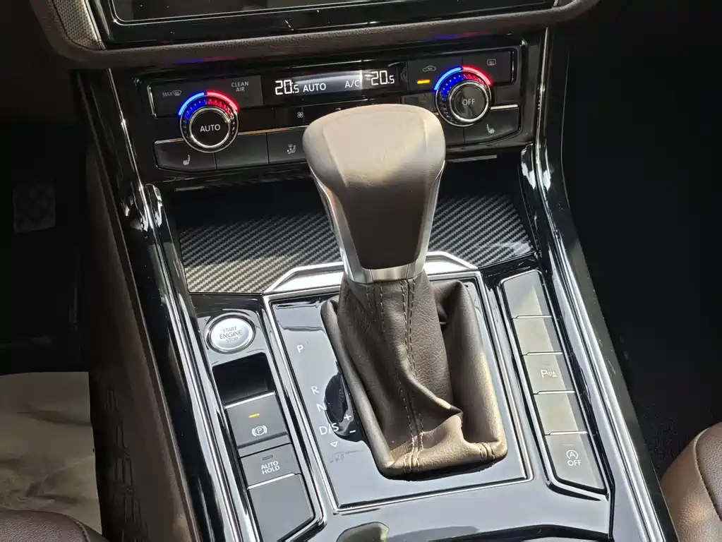 Volkswagen Phideon — фото 13