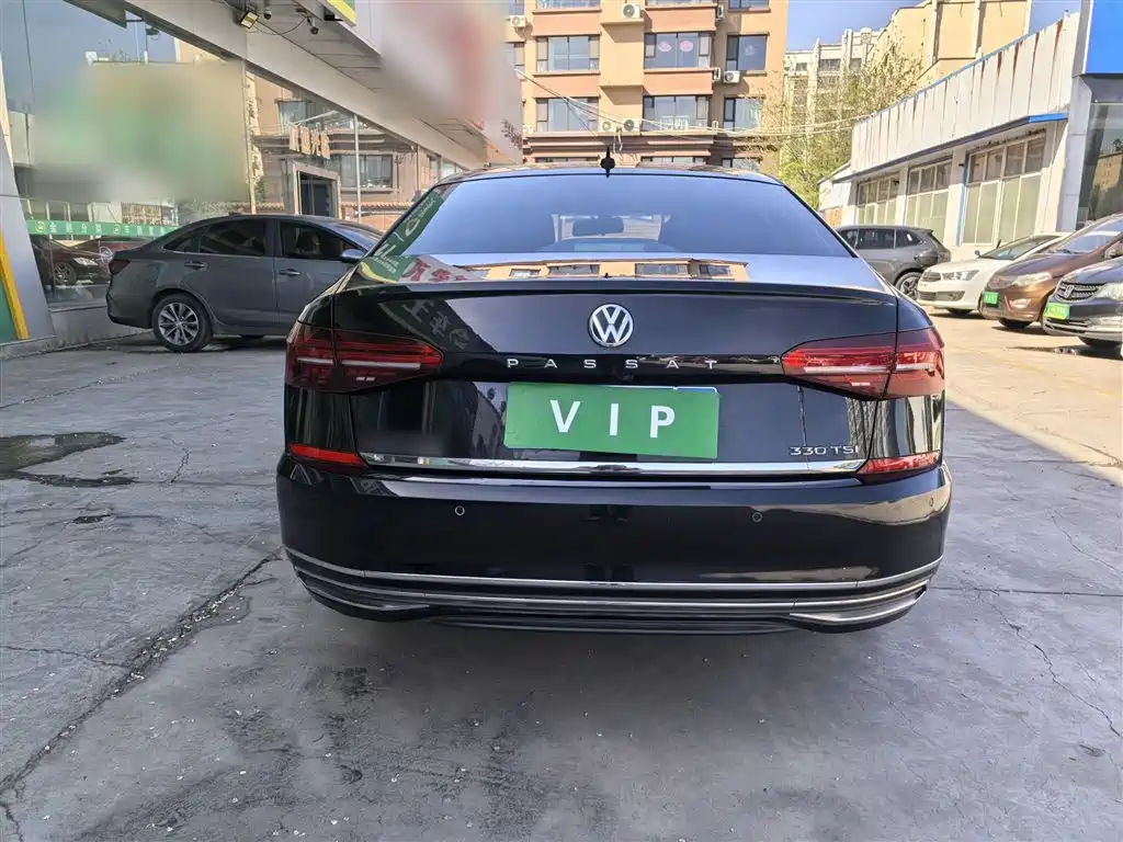 Volkswagen Passat — фото 6