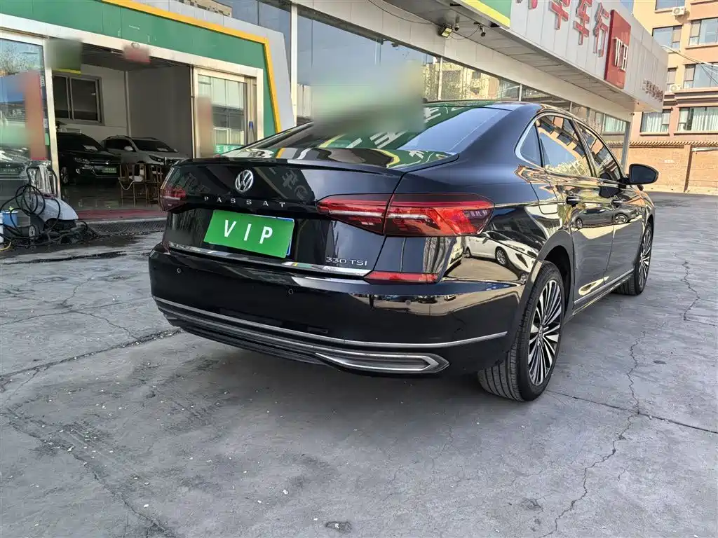 Volkswagen Passat — фото 7