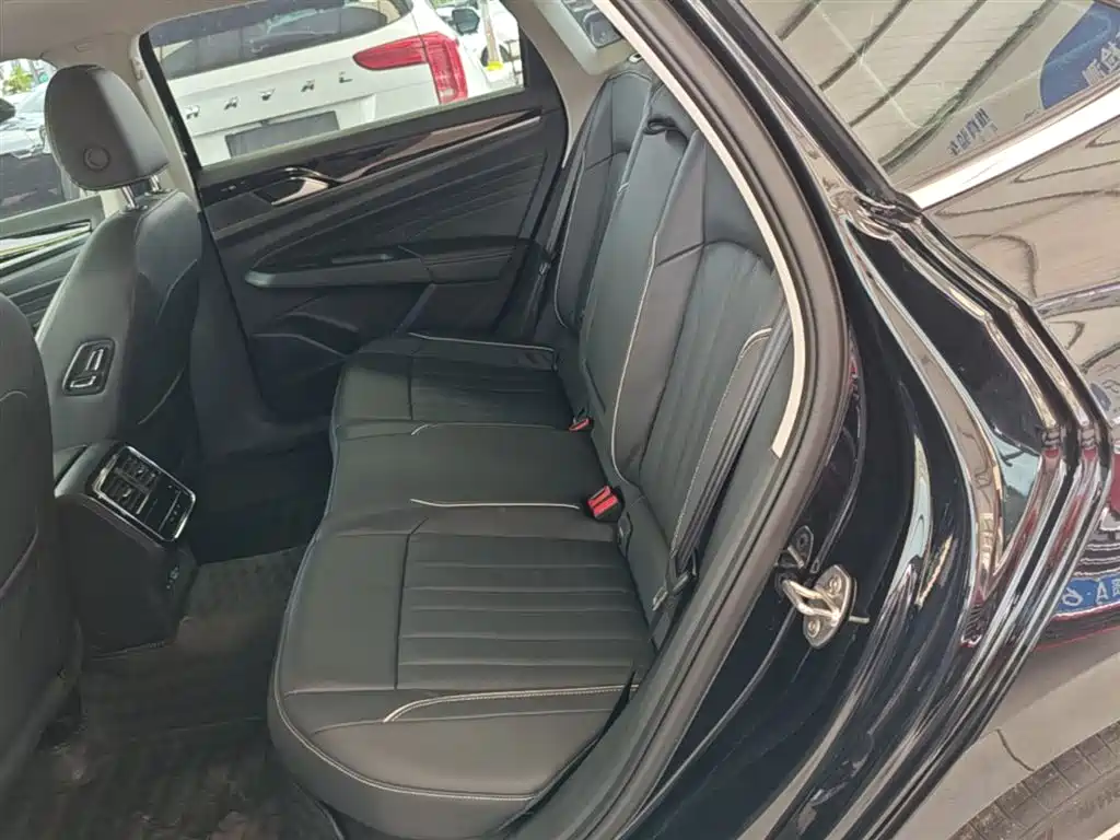 Volkswagen Passat — фото 17