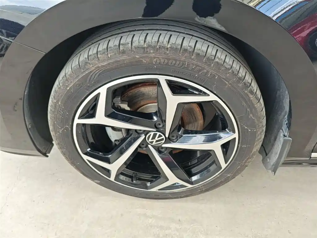 Volkswagen Passat — фото 23