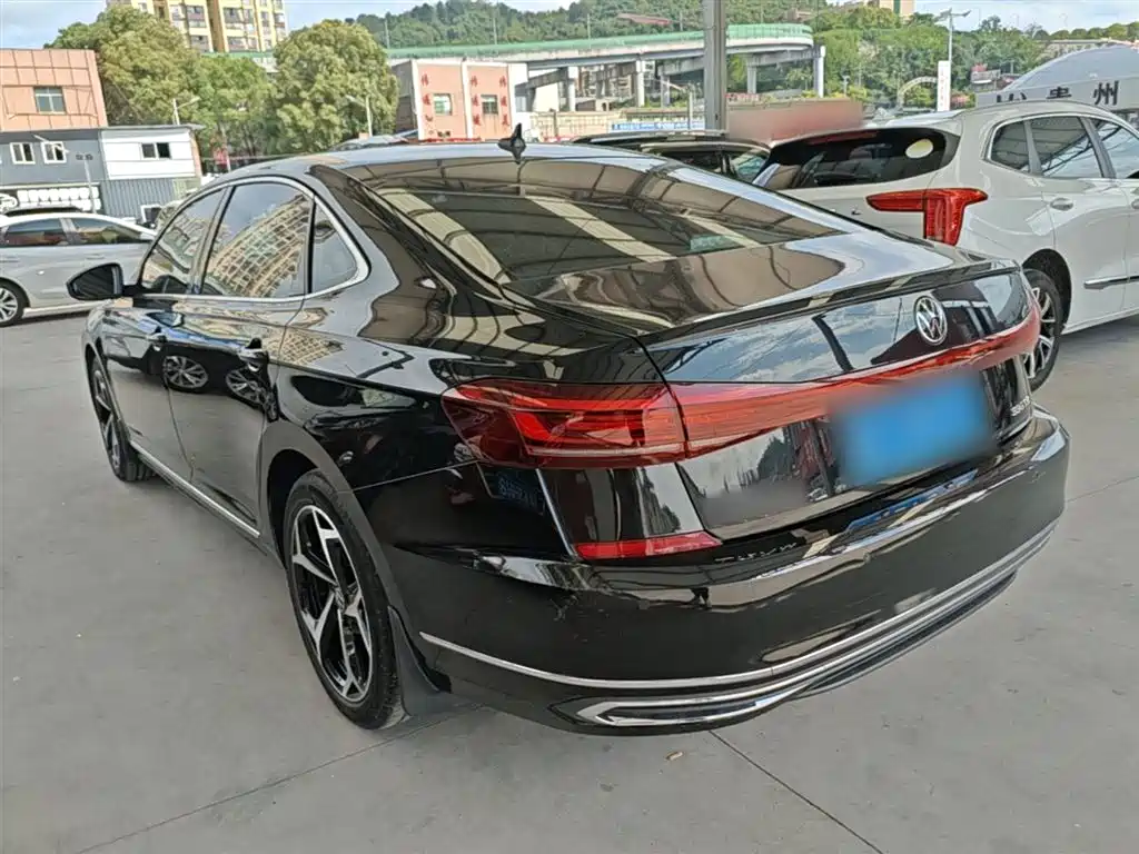 Volkswagen Passat — фото 5