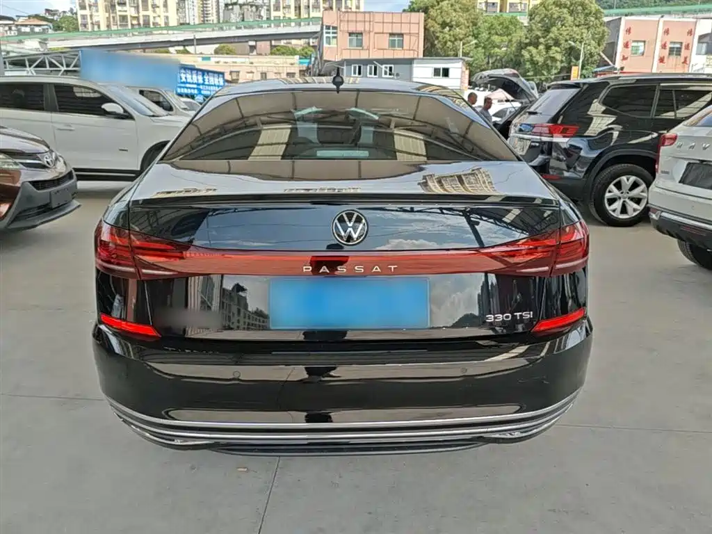 Volkswagen Passat — фото 6